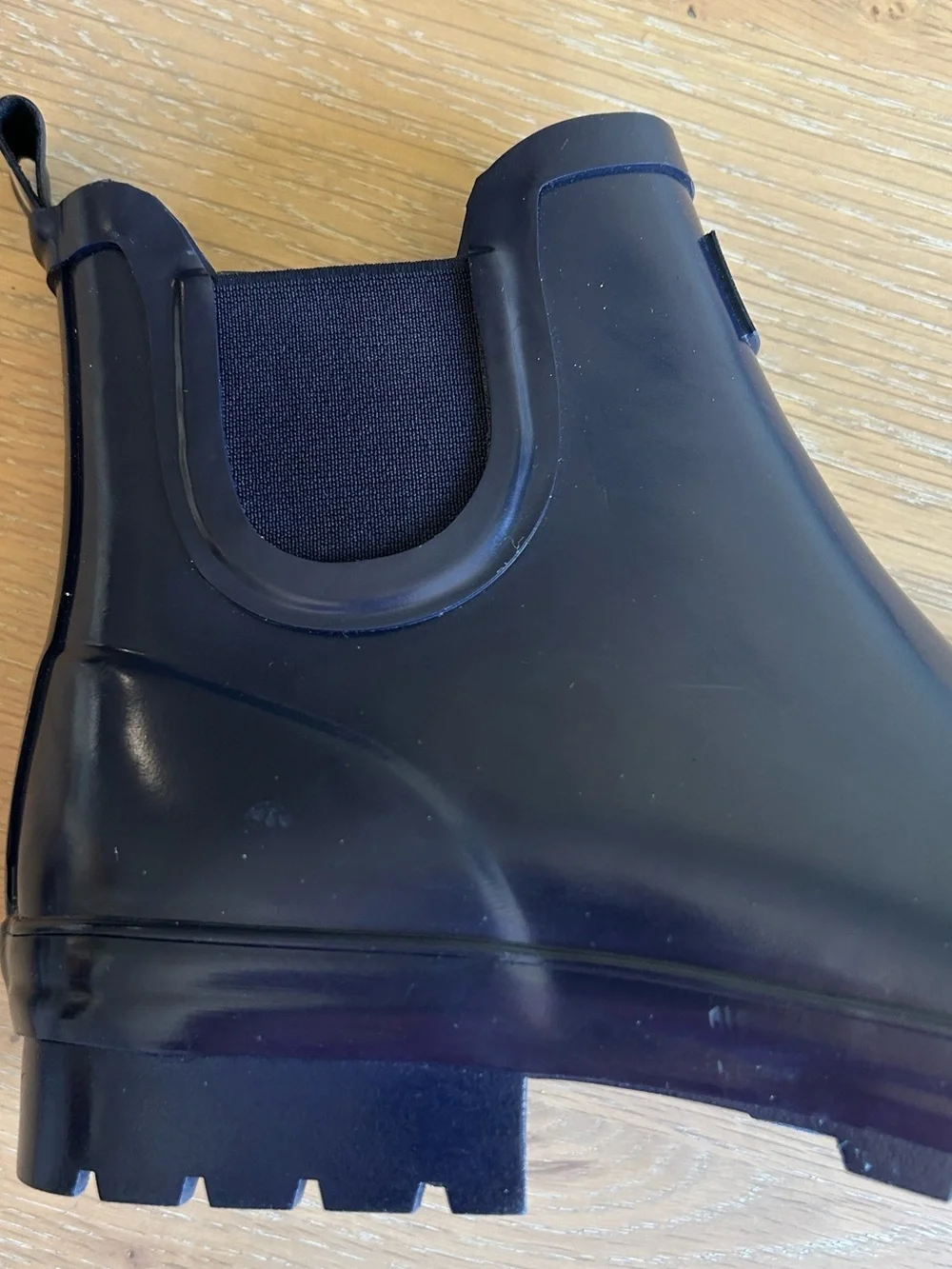 Sperry Women's Drizzle Chelsea Rain Boots in navy, Size 9, NWOT Display